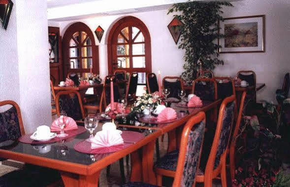 Traube Hotel Fellbach Esterno foto